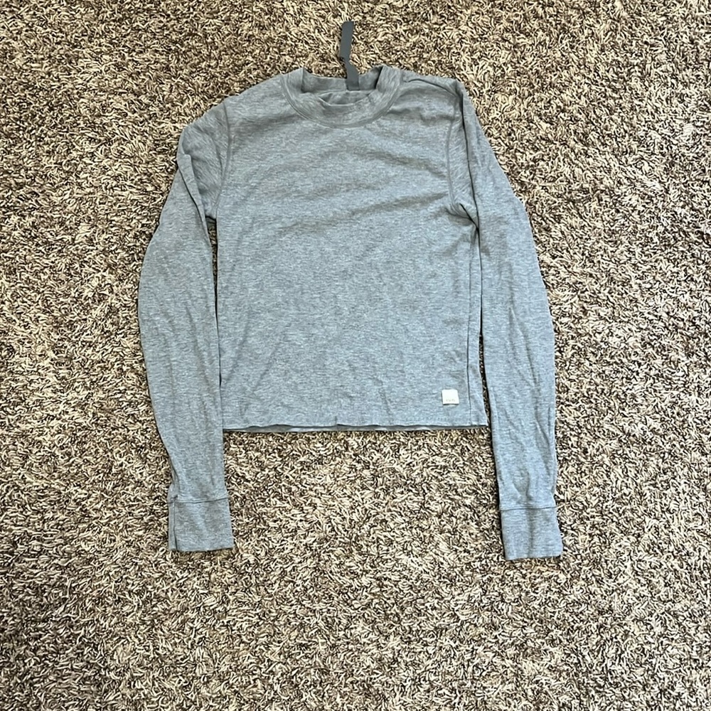 Vuori Womens grey size medium shirt